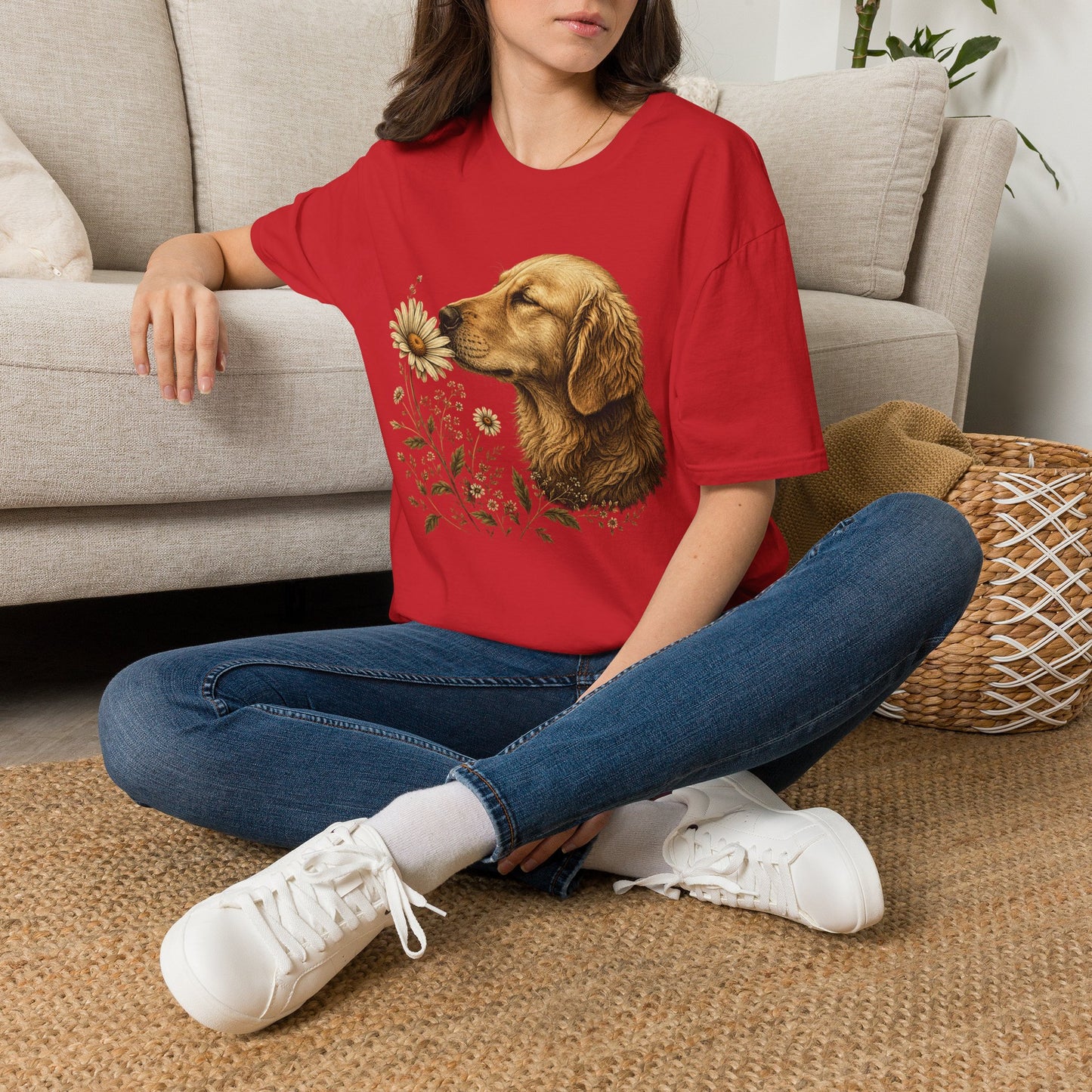 Golden Retriever & Daisies T-Shirt — Floral Dog Lover Tee