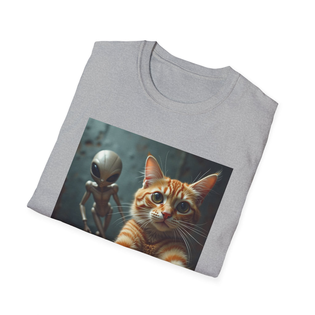 Alien Selfie T‑Shirt — Cute Ginger Cat & UFO Friend Graphic Tee