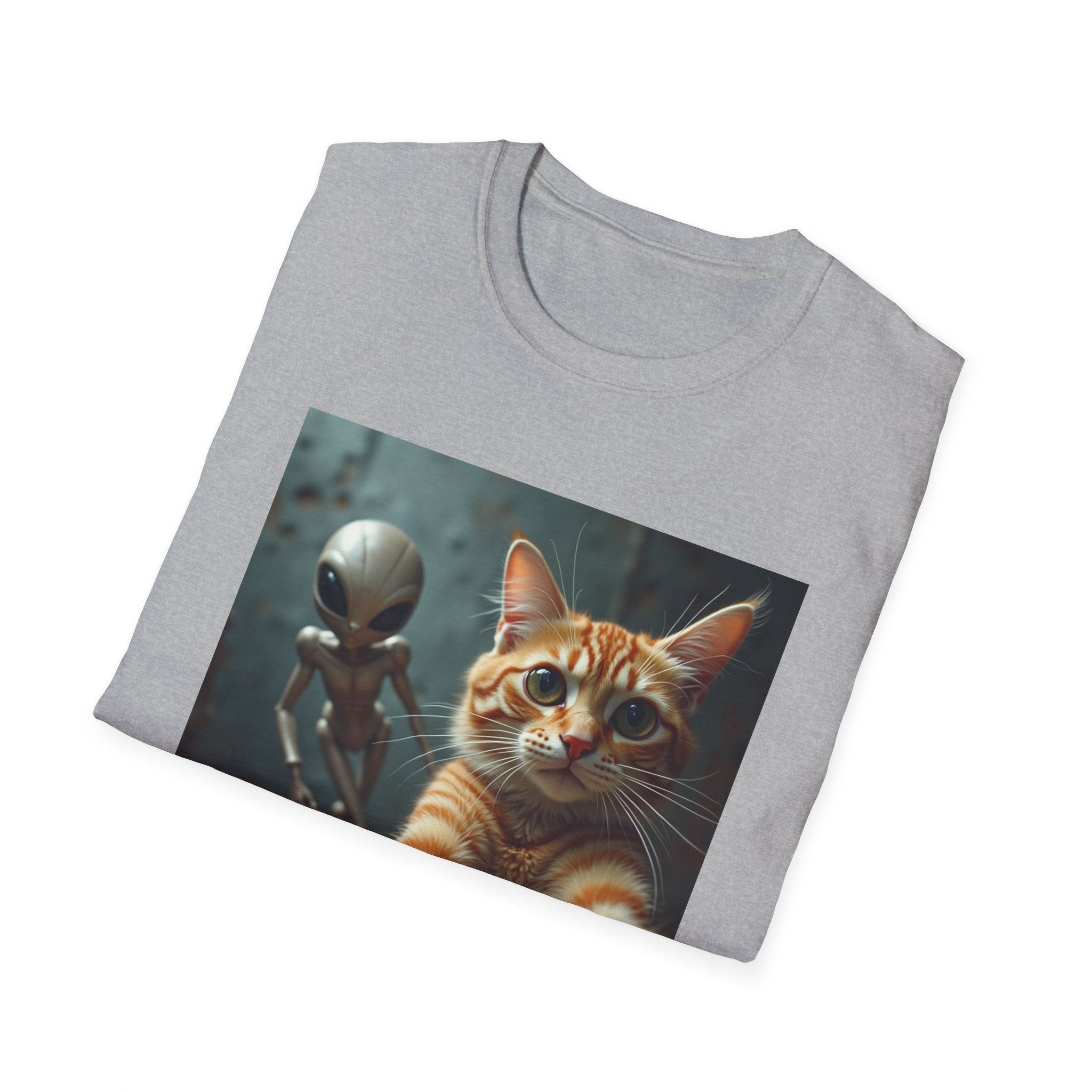 Alien Selfie T‑Shirt — Cute Ginger Cat & UFO Friend Graphic Tee