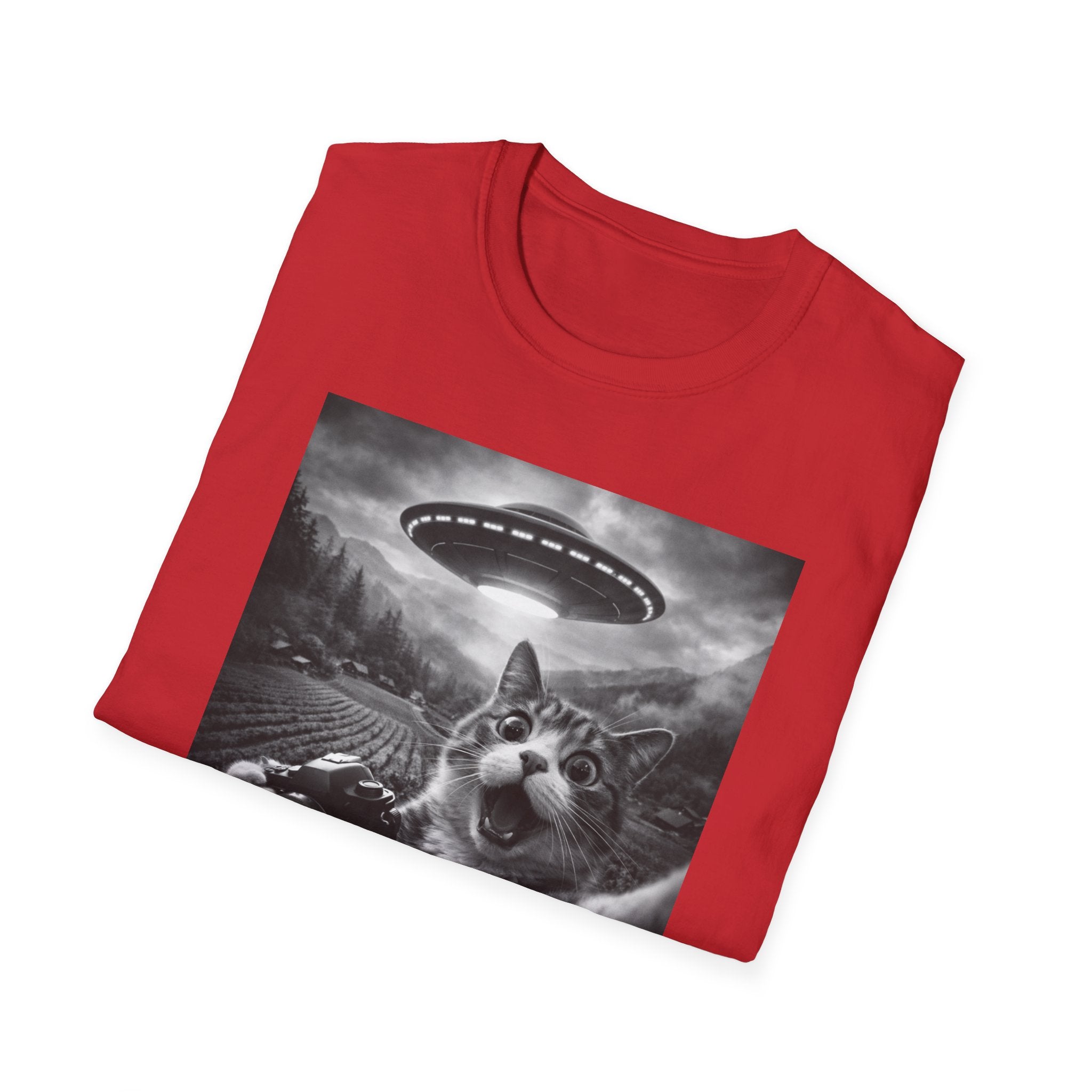 Cat UFO Selfie T-Shirt — Cute Alien Abduction Cat Graphic Tee