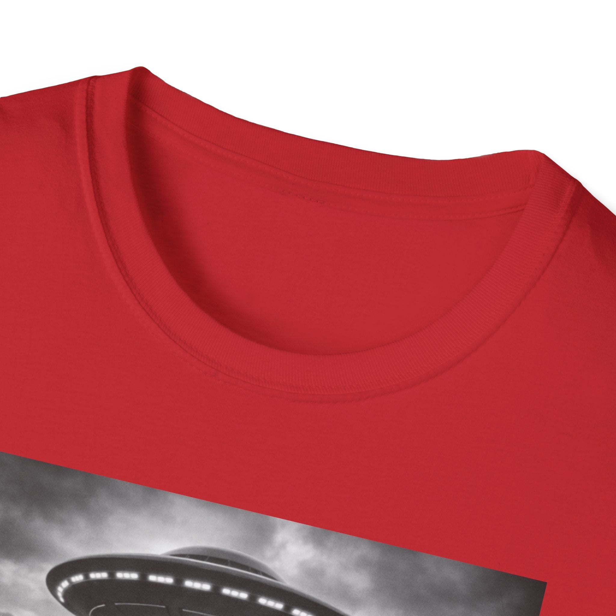 Cat UFO Selfie T-Shirt — Cute Alien Abduction Cat Graphic Tee