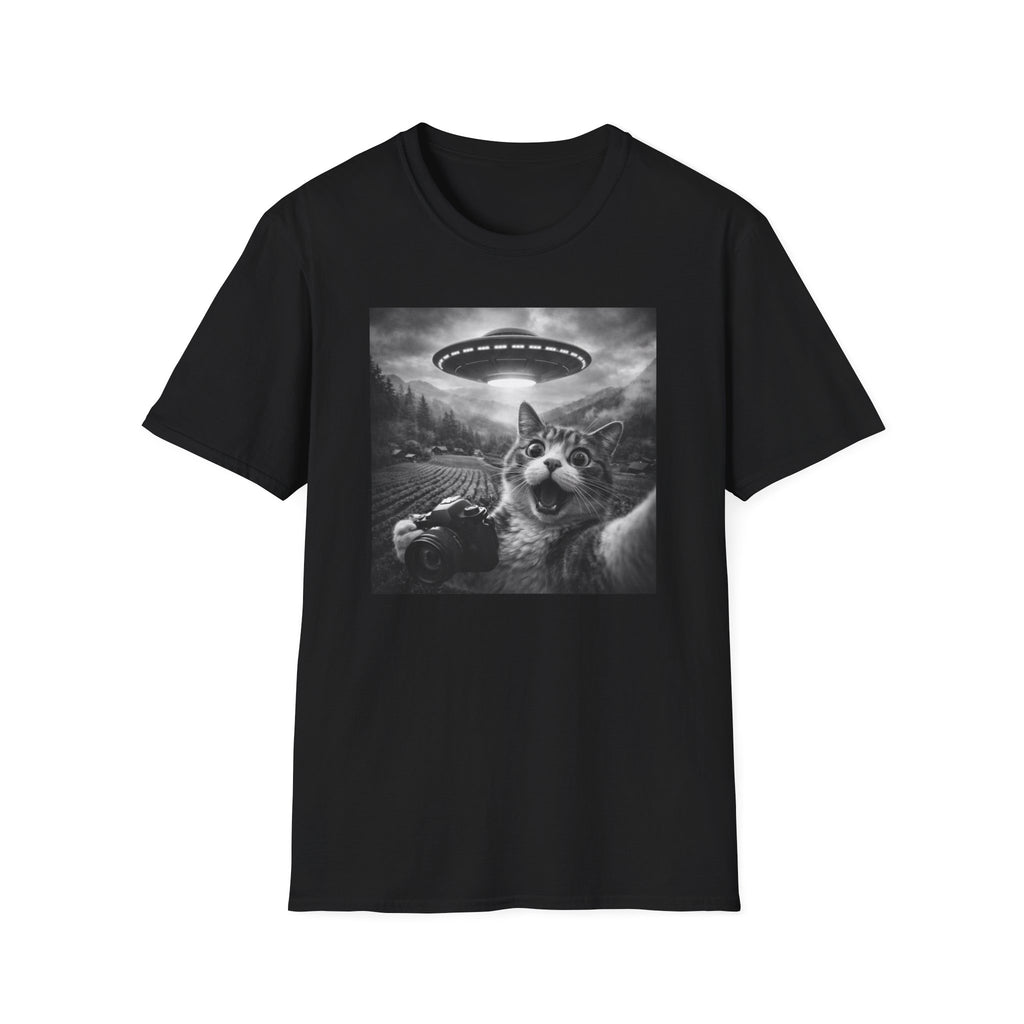 Cat UFO Selfie T-Shirt — Cute Alien Abduction Cat Graphic Tee
