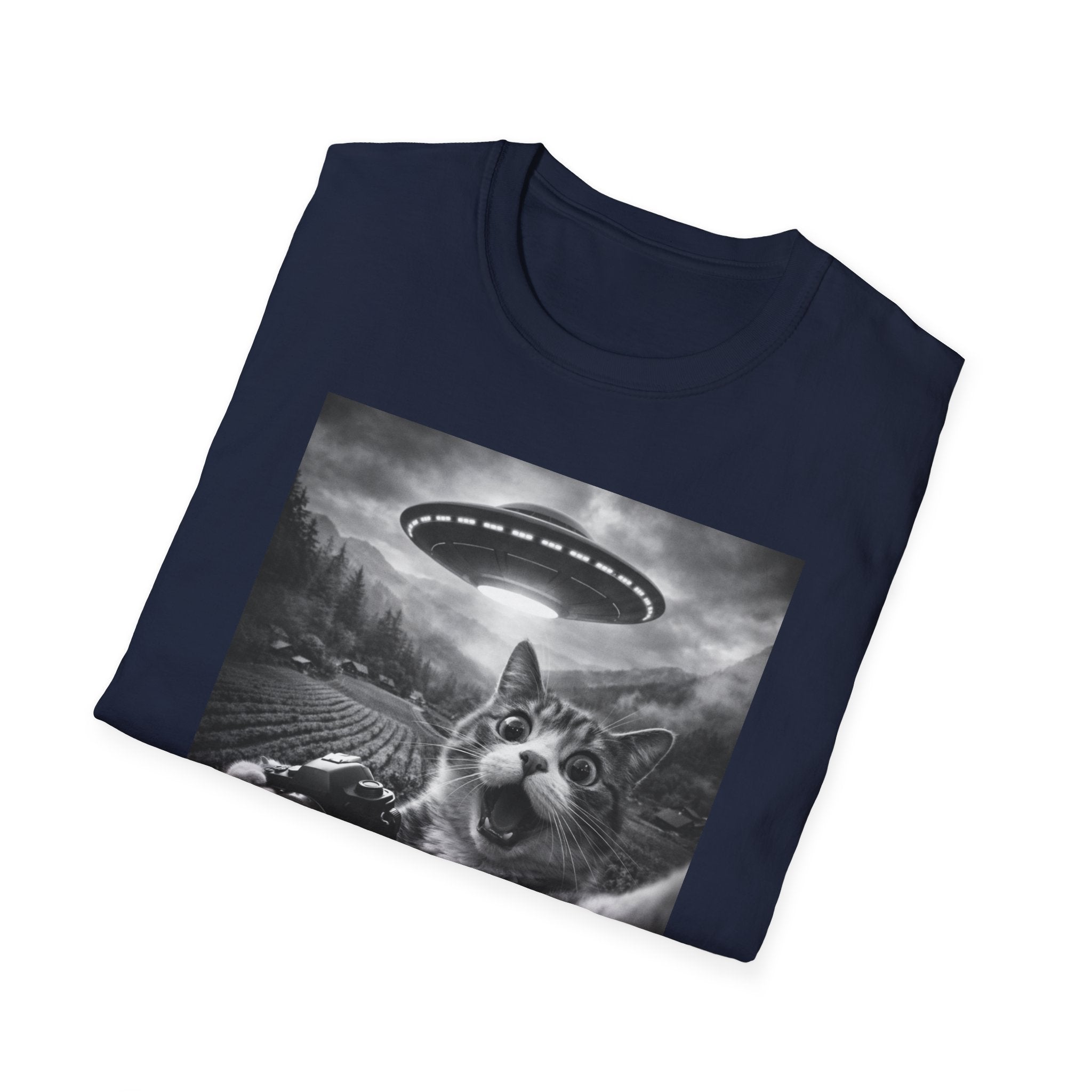 Cat UFO Selfie T-Shirt — Cute Alien Abduction Cat Graphic Tee