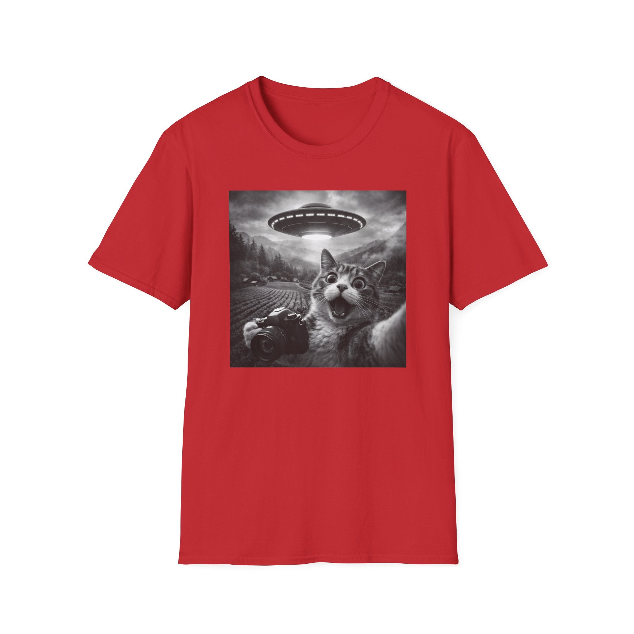 Cat UFO Selfie T-Shirt — Cute Alien Abduction Cat Graphic Tee
