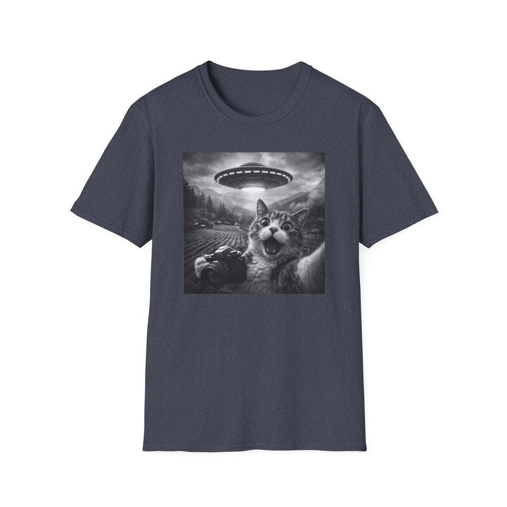 Cat UFO Selfie T-Shirt — Cute Alien Abduction Cat Graphic Tee